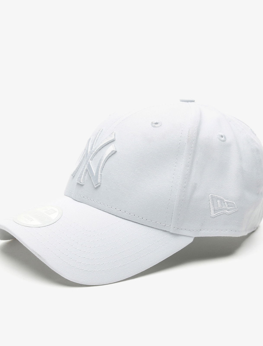 New Era Essential 940 Neyyan Kadın Beyaz Şapka New Era Essential 940 Neyyan Kadın Beyaz Şapka