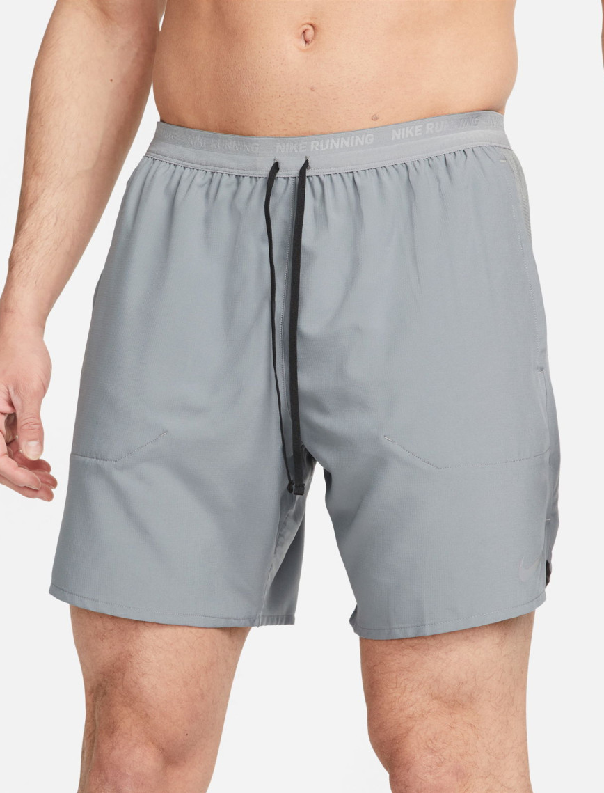 Nike Dri-FIT Stride 7 İnç Bf Erkek Gri Şort Nike Dri-FIT Stride 7 İnç Bf Erkek Gri Şort