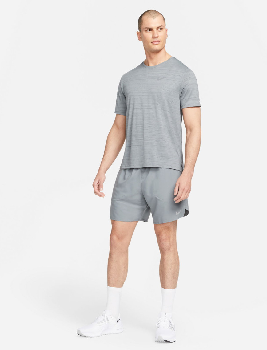 Nike Dri-FIT Stride 7 İnç Bf Erkek Gri Şort Nike Dri-FIT Stride 7 İnç Bf Erkek Gri Şort