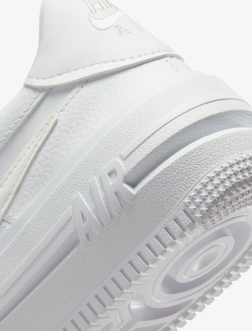 Nike Air Force 1 PLT.AF.ORM Kadın Beyaz Spor Ayakkabı Nike Air Force 1 PLT.AF.ORM Kadın Beyaz Spor Ayakkabı
