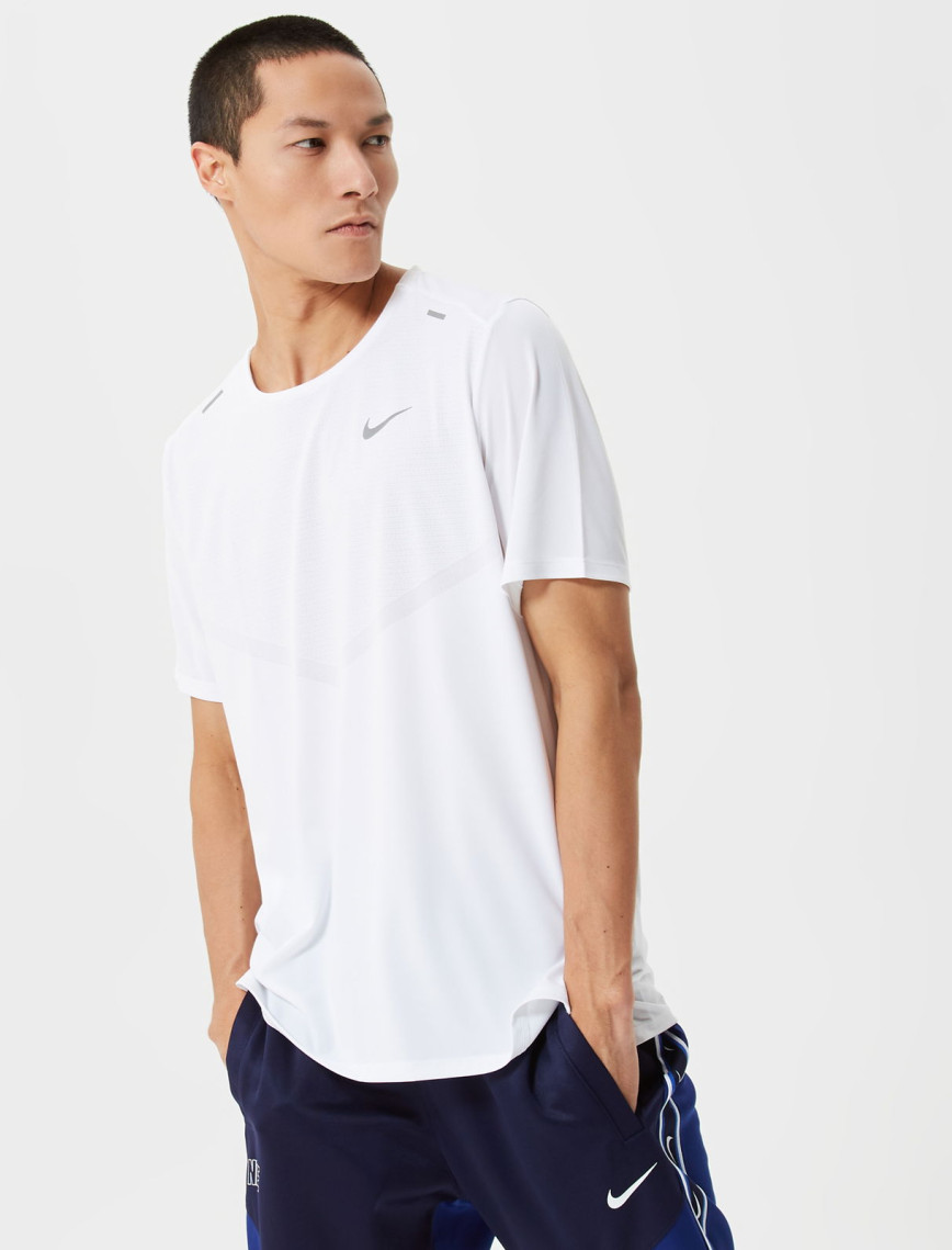 Nike Dri-FIT Rise 365 Ss Erkek Gri T-Shirt Nike Dri-FIT Rise 365 Ss Erkek Gri T-Shirt