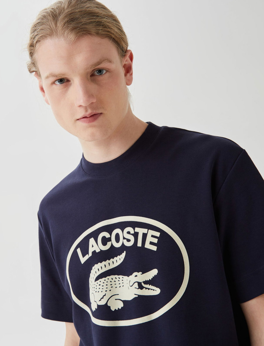 Lacoste Erkek Relaxed Fit Bisiklet Yaka Baskılı Lacivert T-Shirt Lacoste Erkek Relaxed Fit Bisiklet Yaka Baskılı Lacivert T-Shirt