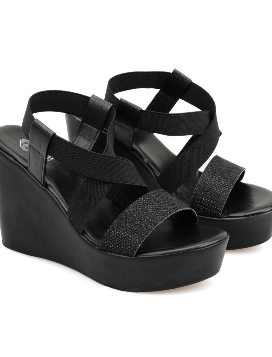 Kadın Siyah Dolgu Topuklu Sandalet Kadın Siyah Dolgu Topuklu Sandalet