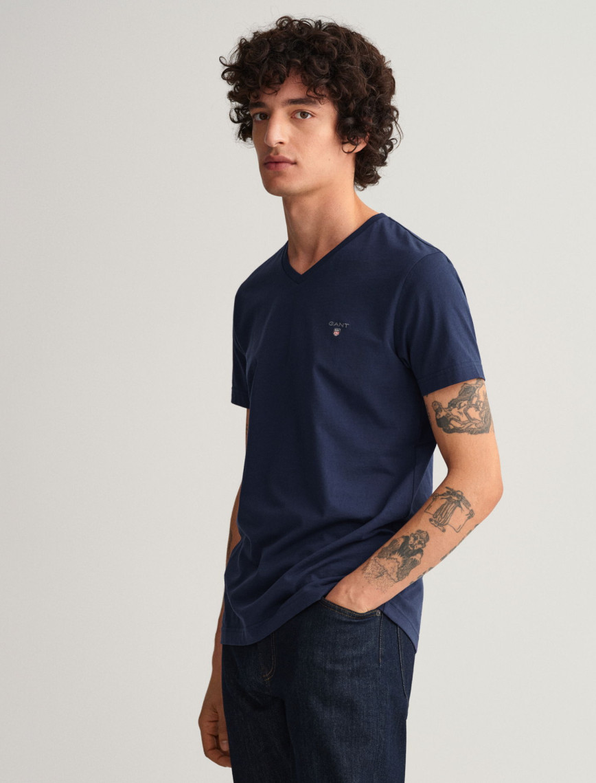 GANT Erkek Lacivert Slim Fit V Yaka T-shirt GANT Erkek Lacivert Slim Fit V Yaka T-shirt