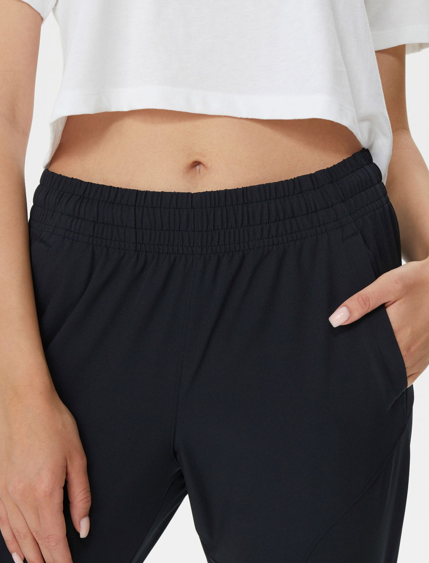 Under Armour Unstoppable Jogger Kadın Siyah Eşofman Altı Under Armour Unstoppable Jogger Kadın Siyah Eşofman Altı