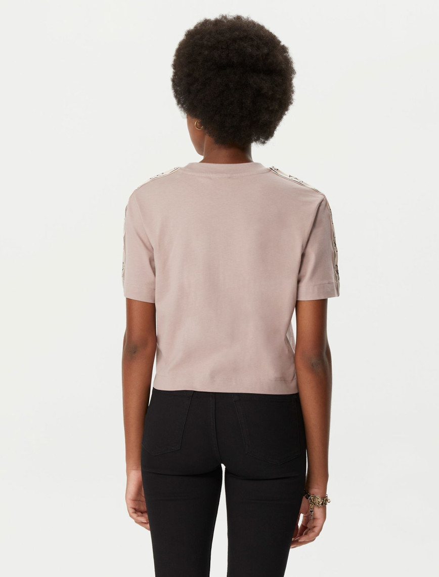 Guess Britney Crop Kadın Açık Pembe T-Shirt Guess Britney Crop Kadın Açık Pembe T-Shirt