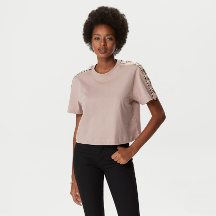 Guess Britney Crop Kadın Açık Pembe T-Shirt Guess Britney Crop Kadın Açık Pembe T-Shirt