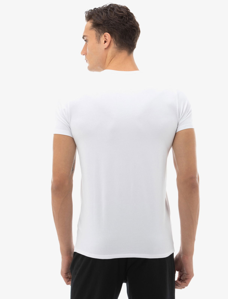 Lacoste Erkek Slim Fit Bisiklet Yaka Beyaz T-Shirt Lacoste Erkek Slim Fit Bisiklet Yaka Beyaz T-Shirt