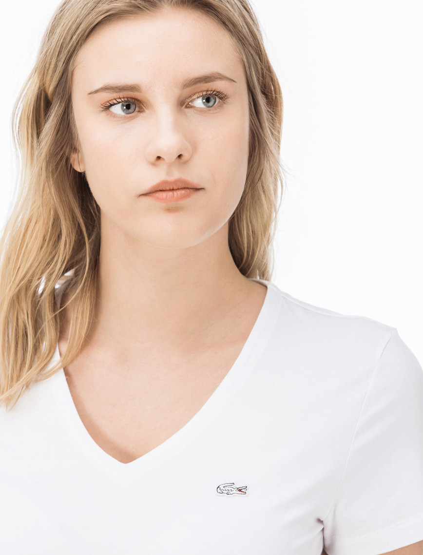 Lacoste Kadın Slim Fit V Yaka Beyaz T-Shirt Lacoste Kadın Slim Fit V Yaka Beyaz T-Shirt
