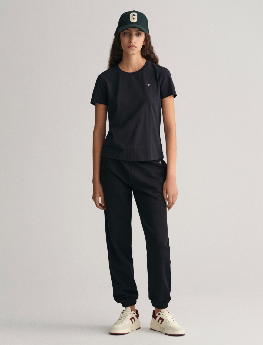 GANT Kadın Siyah Regular Fit Bisiklet Yaka T-Shirt GANT Kadın Siyah Regular Fit Bisiklet Yaka T-Shirt