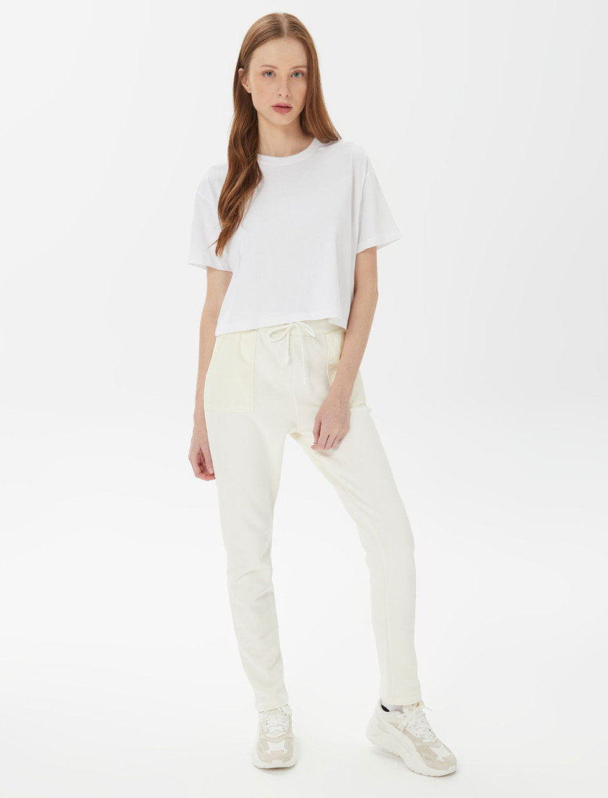 UNITED4 Classic Kadın Beyaz Eşofman Altı UNITED4 Classic Kadın Beyaz Eşofman Altı