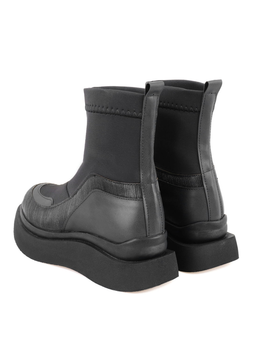 Kadın Siyah Bot Kadın Siyah Bot