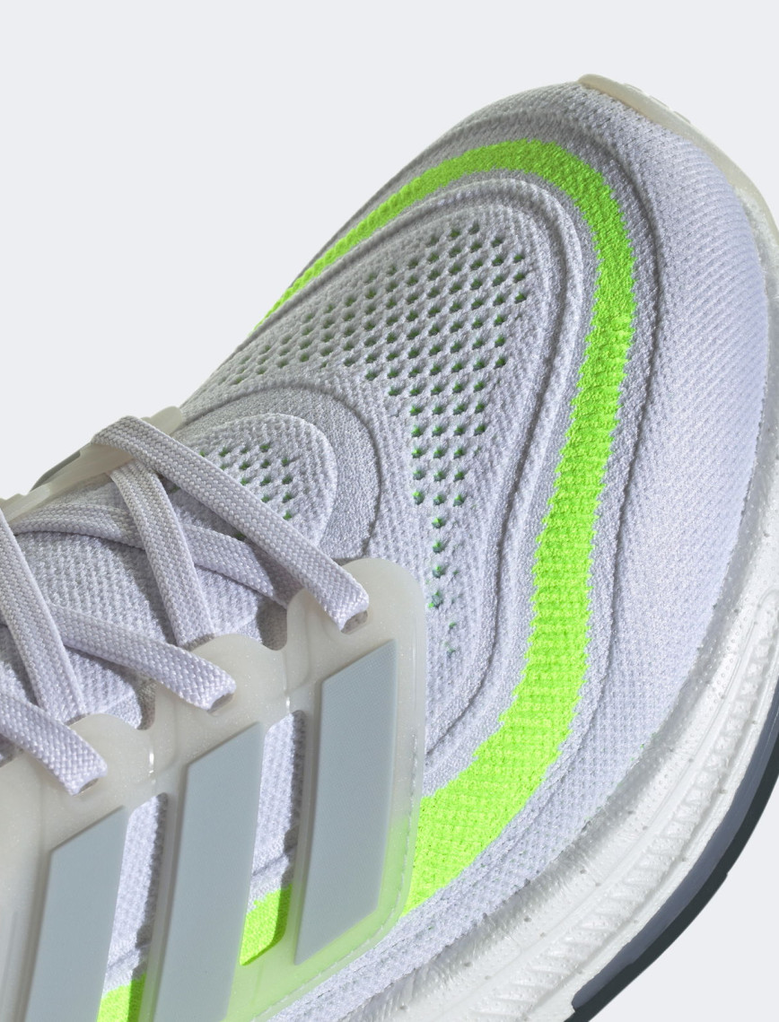 adidas Ultraboost Light Kadın Beyaz Koşu Ayakkabısı adidas Ultraboost Light Kadın Beyaz Koşu Ayakkabısı