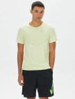 Nike Dri-FIT Rise 365 Ss Erkek Gri T-Shirt Nike Dri-FIT Rise 365 Ss Erkek Gri T-Shirt