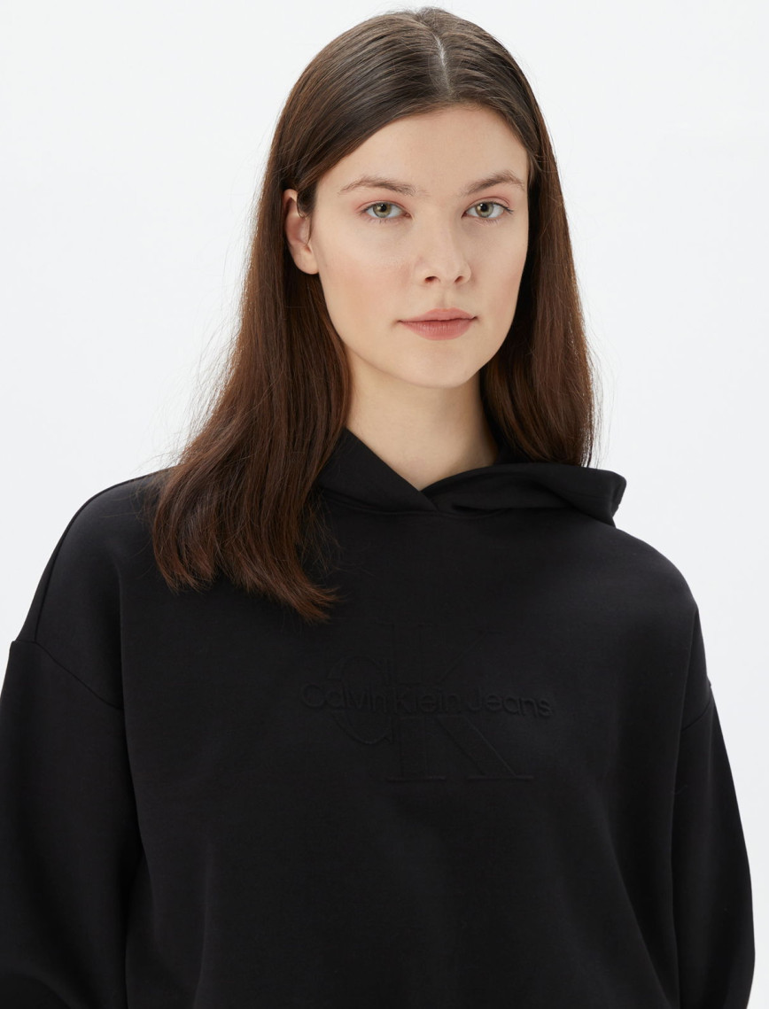 Calvin Klein Jeans Embossed Monologo Kadın Siyah Sweatshirt Calvin Klein Jeans Embossed Monologo Kadın Siyah Sweatshirt