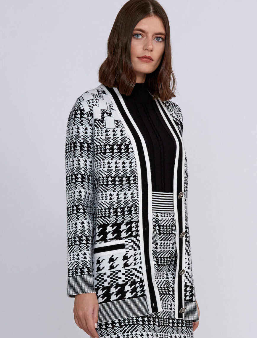 Knitss Geometrik Kaz Ayağı Desenli Siyah Beyaz Triko Hırka Knitss Geometrik Kaz Ayağı Desenli Siyah Beyaz Triko Hırka