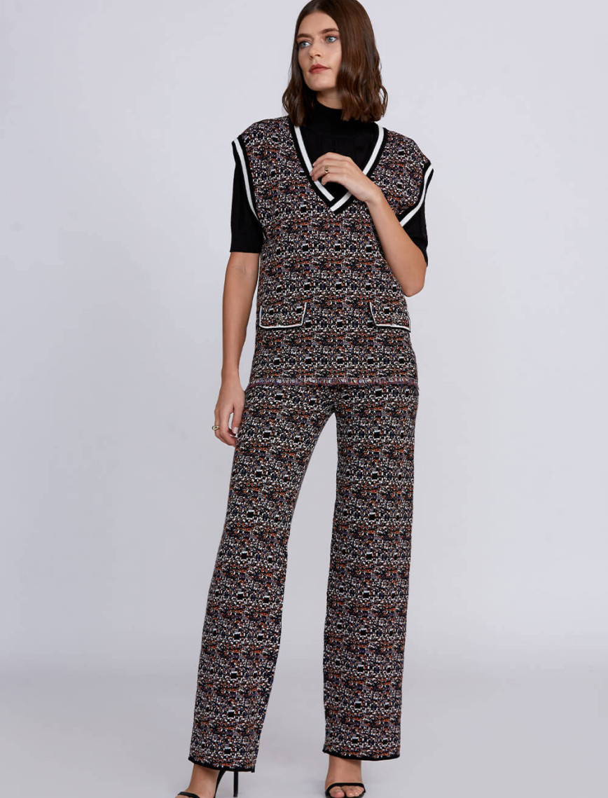 Knitss Jakar Desenli Taşlı Düğmeli Triko Yelek Knitss Jakar Desenli Taşlı Düğmeli Triko Yelek