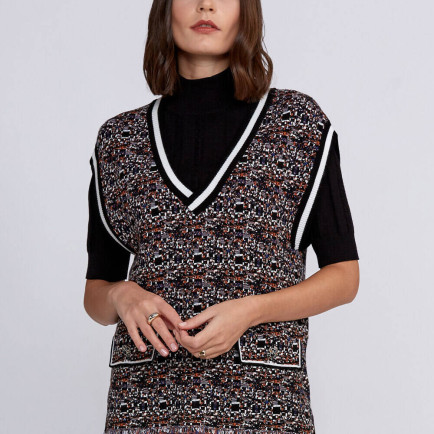 Knitss Jakar Desenli Taşlı Düğmeli Triko Yelek Knitss Jakar Desenli Taşlı Düğmeli Triko Yelek