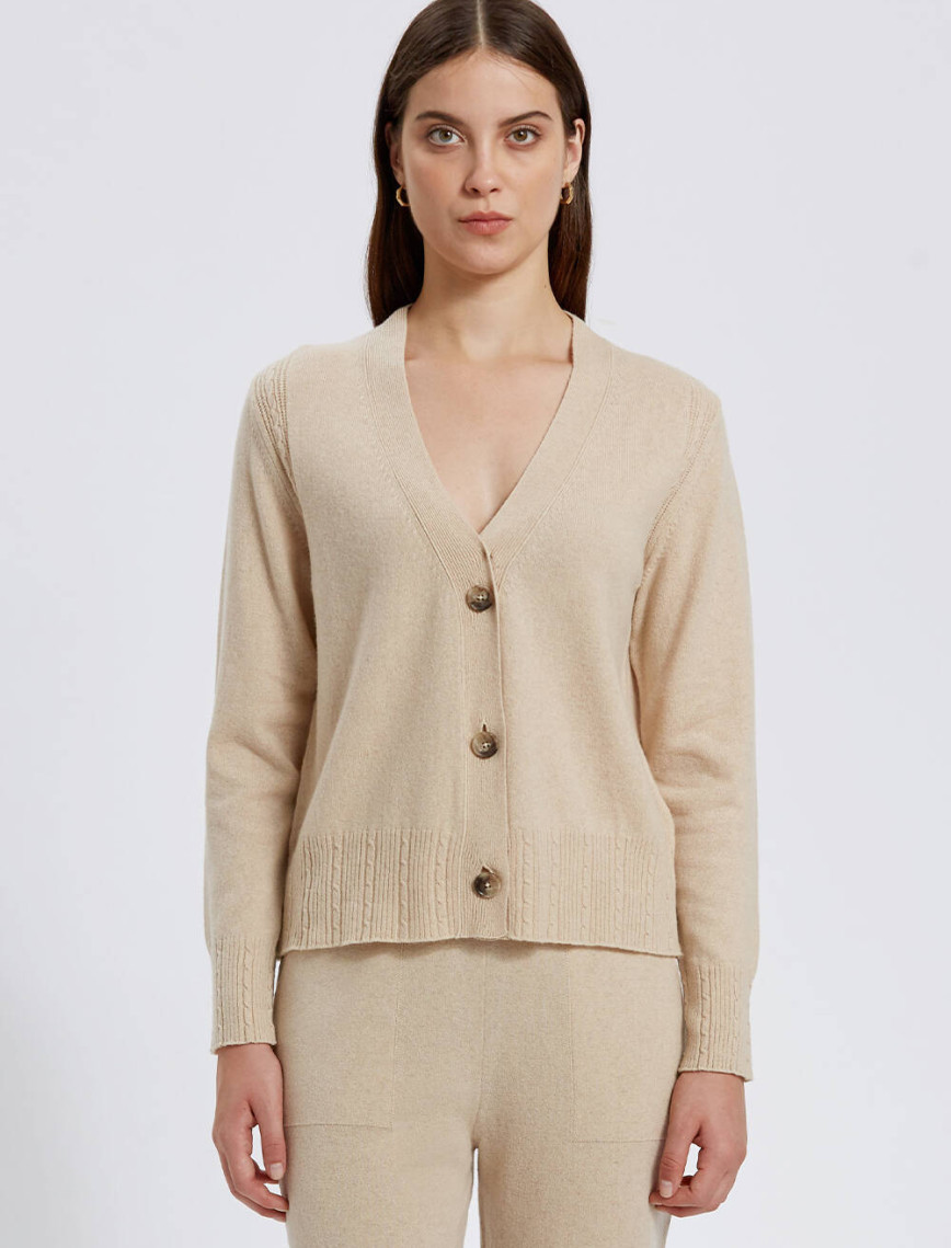 Knitss Saç Örgü Detaylı Krem Rengi Kaşmir Triko Hırka Knitss Saç Örgü Detaylı Krem Rengi Kaşmir Triko Hırka