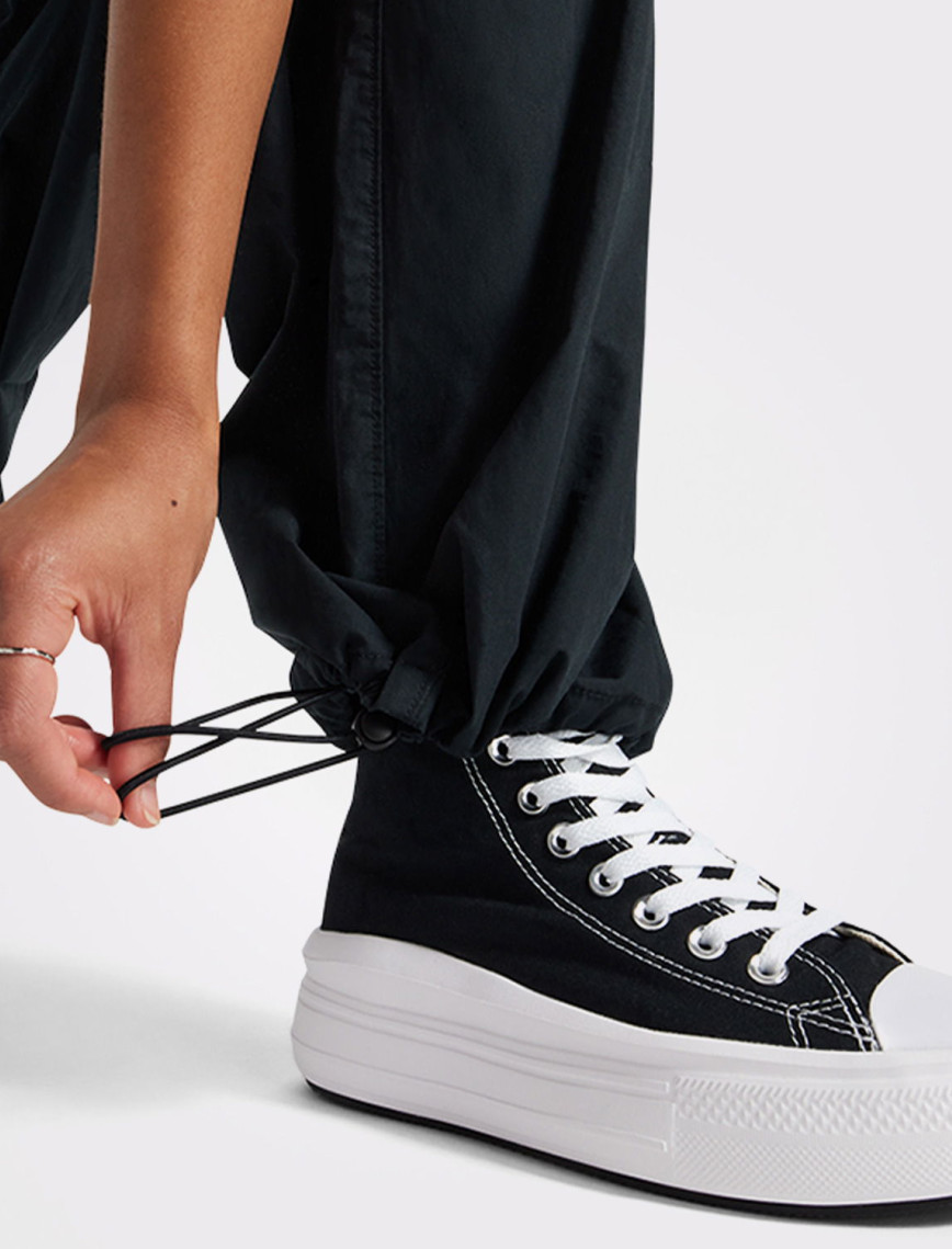 Converse Kadın Siyah Paraşüt Pantolon Converse Kadın Siyah Paraşüt Pantolon