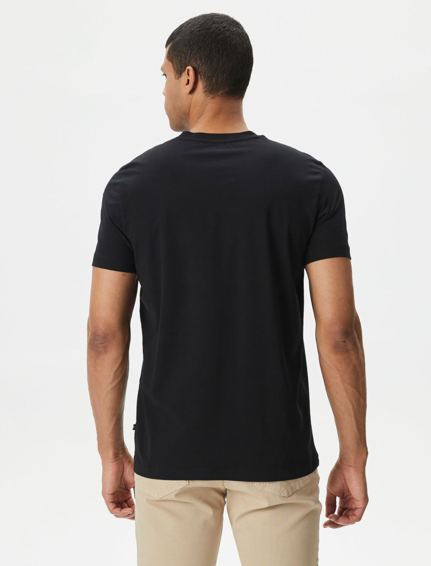 Nautica Erkek Siyah Standart Fit T-Shirt Nautica Erkek Siyah Standart Fit T-Shirt