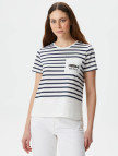 Nautica Kadın Beyaz Regular Fit Çizgili T-Shirt Nautica Kadın Beyaz Regular Fit Çizgili T-Shirt