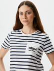 Nautica Kadın Beyaz Regular Fit Çizgili T-Shirt Nautica Kadın Beyaz Regular Fit Çizgili T-Shirt