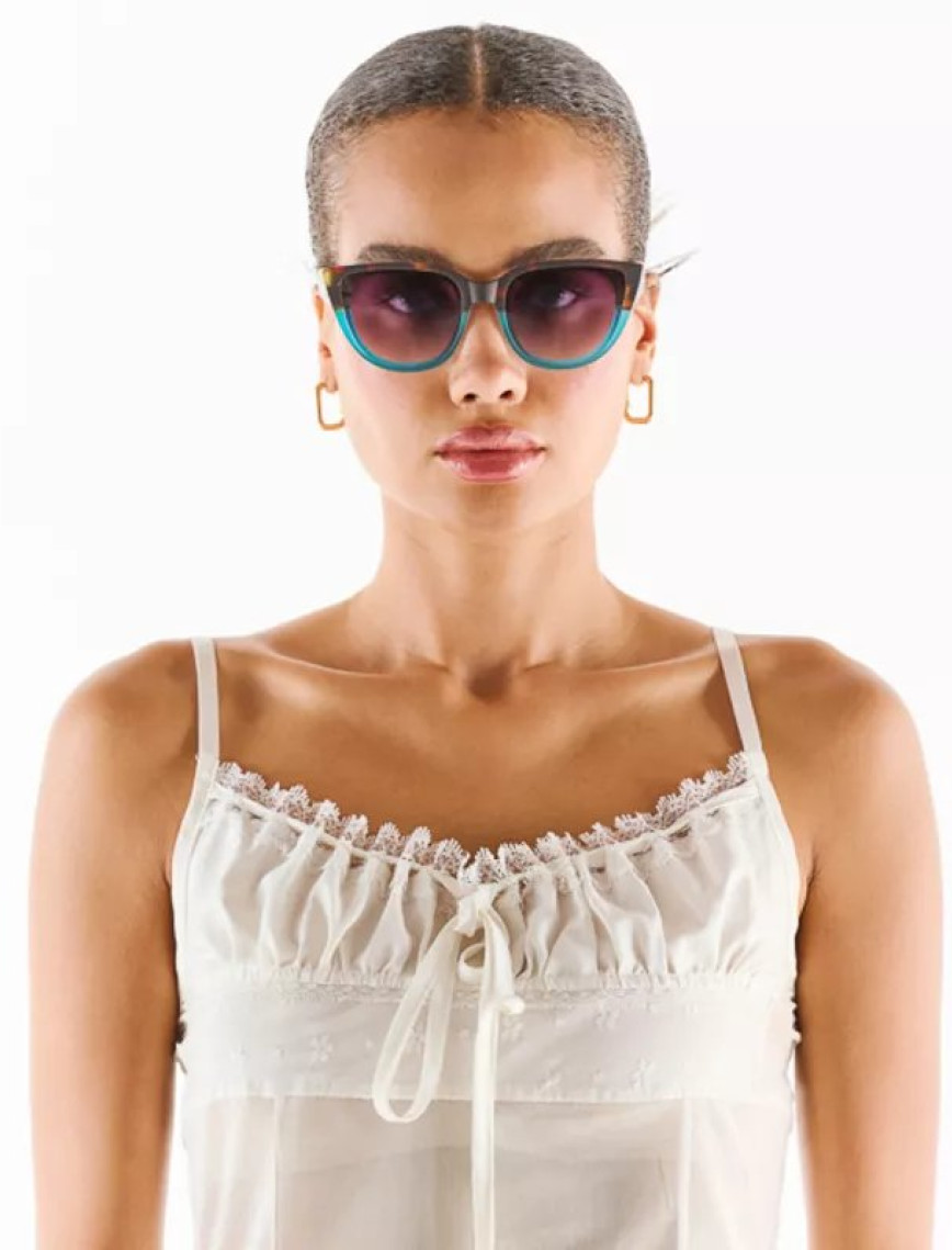 Okkia Silvia Güneş Gözlüğü
Havana Mavisi Okkia Silvia Güneş Gözlüğü
Havana Mavisi