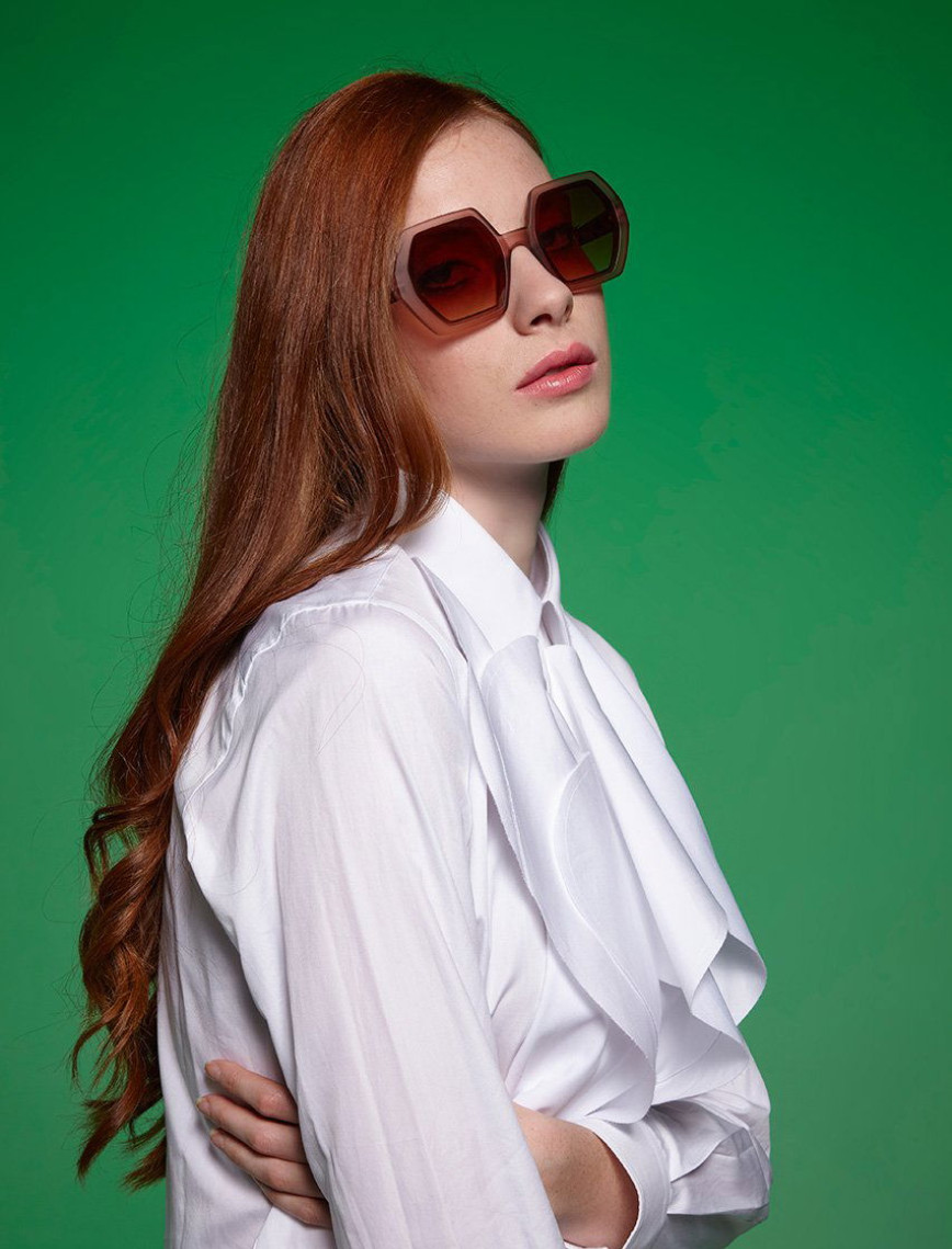 Okkia Emma Big Hexagonal Güneş Gözlüğü
Havana Pembesi