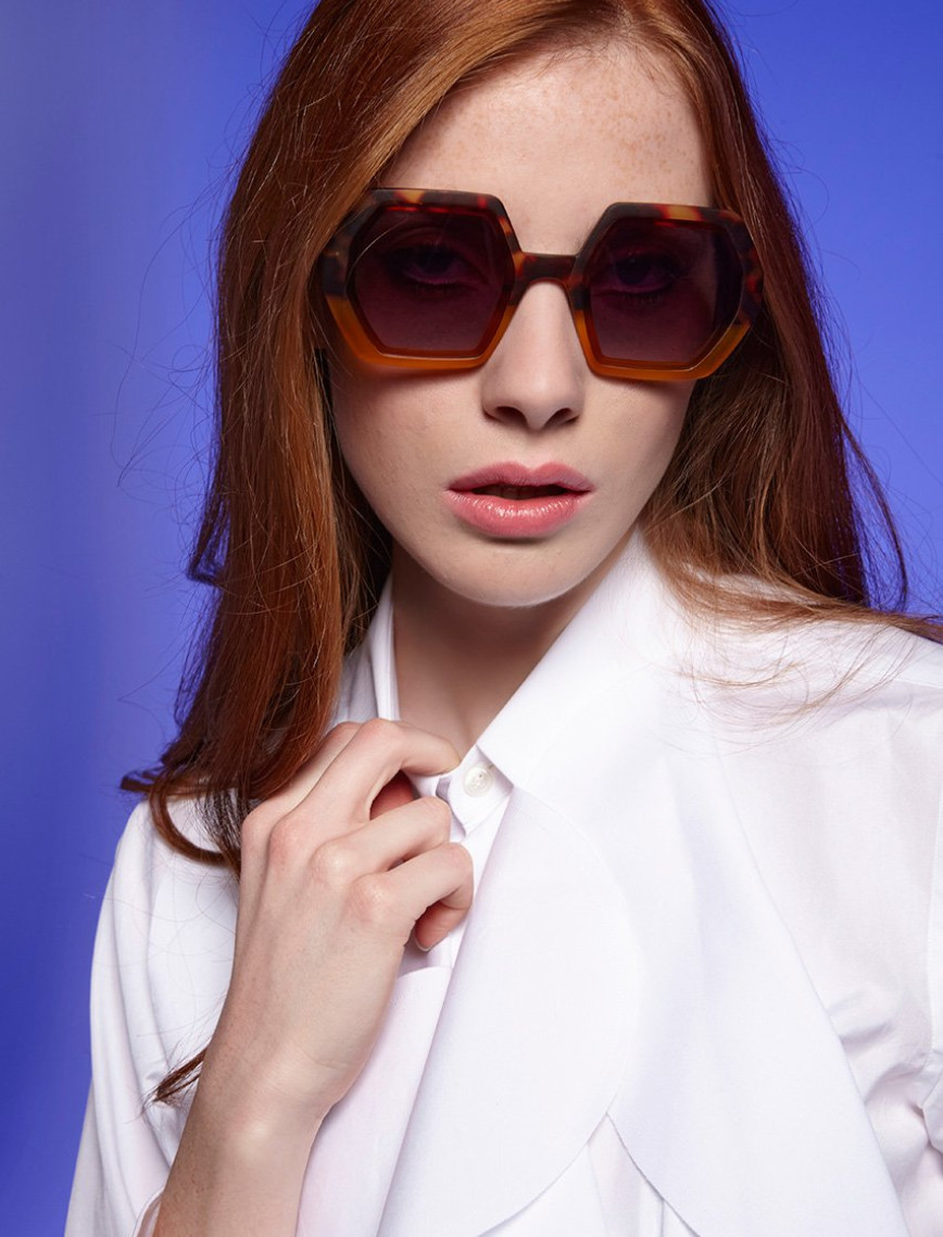 Okkia Emma Big Hexagonal Güneş Gözlüğü
Havana Sarısı