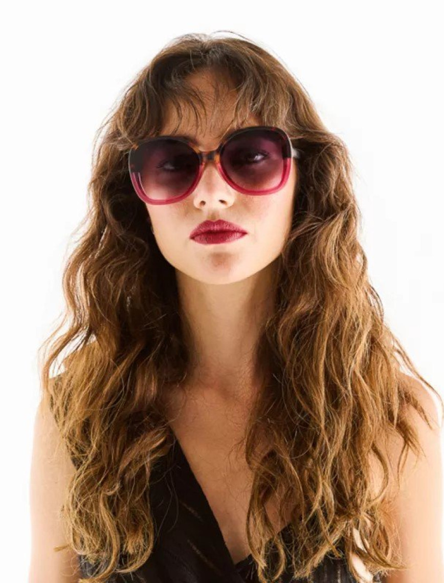 Okkia Anna Butterfly Güneş Gözlüğü
Havana Pembesi Okkia Anna Butterfly Güneş Gözlüğü
Havana Pembesi