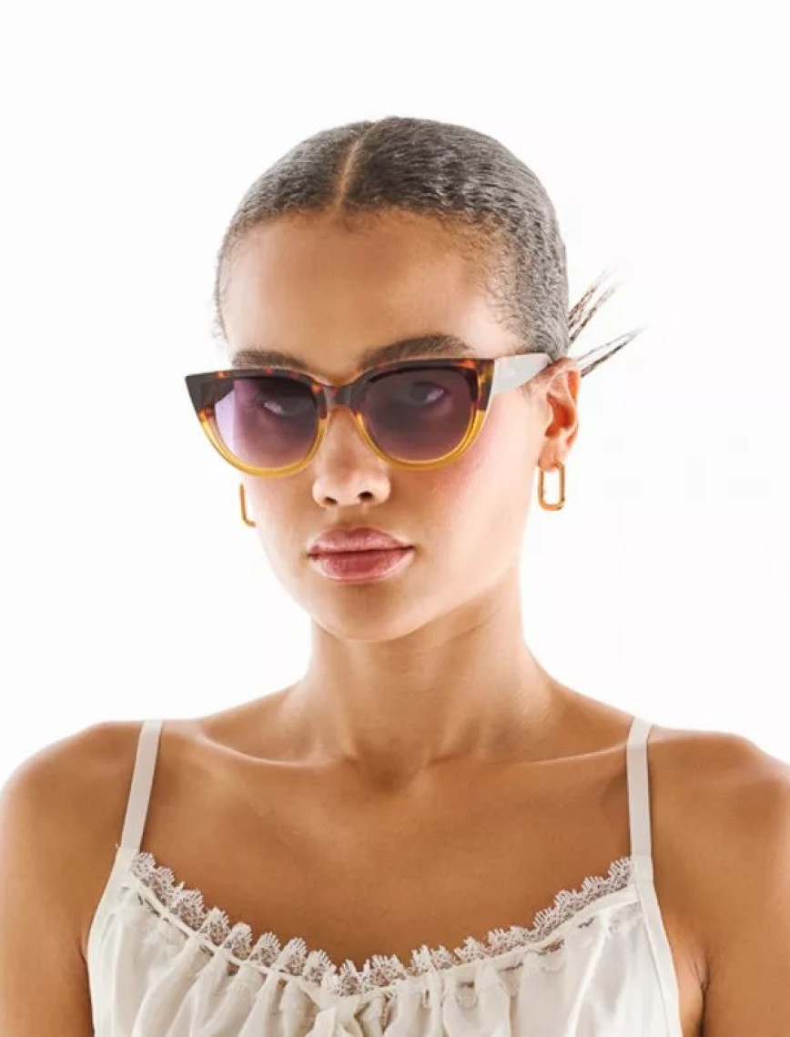 Okkia Silvia Güneş Gözlüğü
Havana Sarısı Okkia Silvia Güneş Gözlüğü
Havana Sarısı