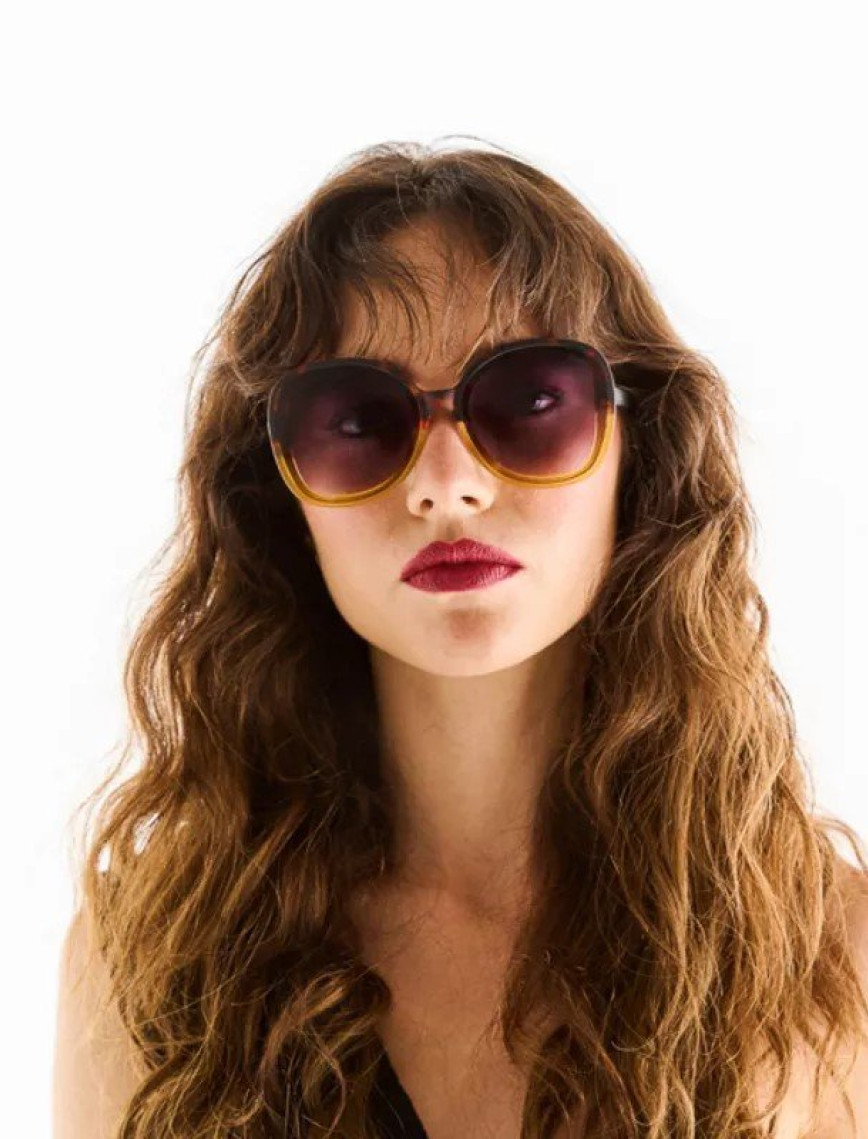 Okkia Anna Butterfly Güneş Gözlüğü
Havana Sarısı