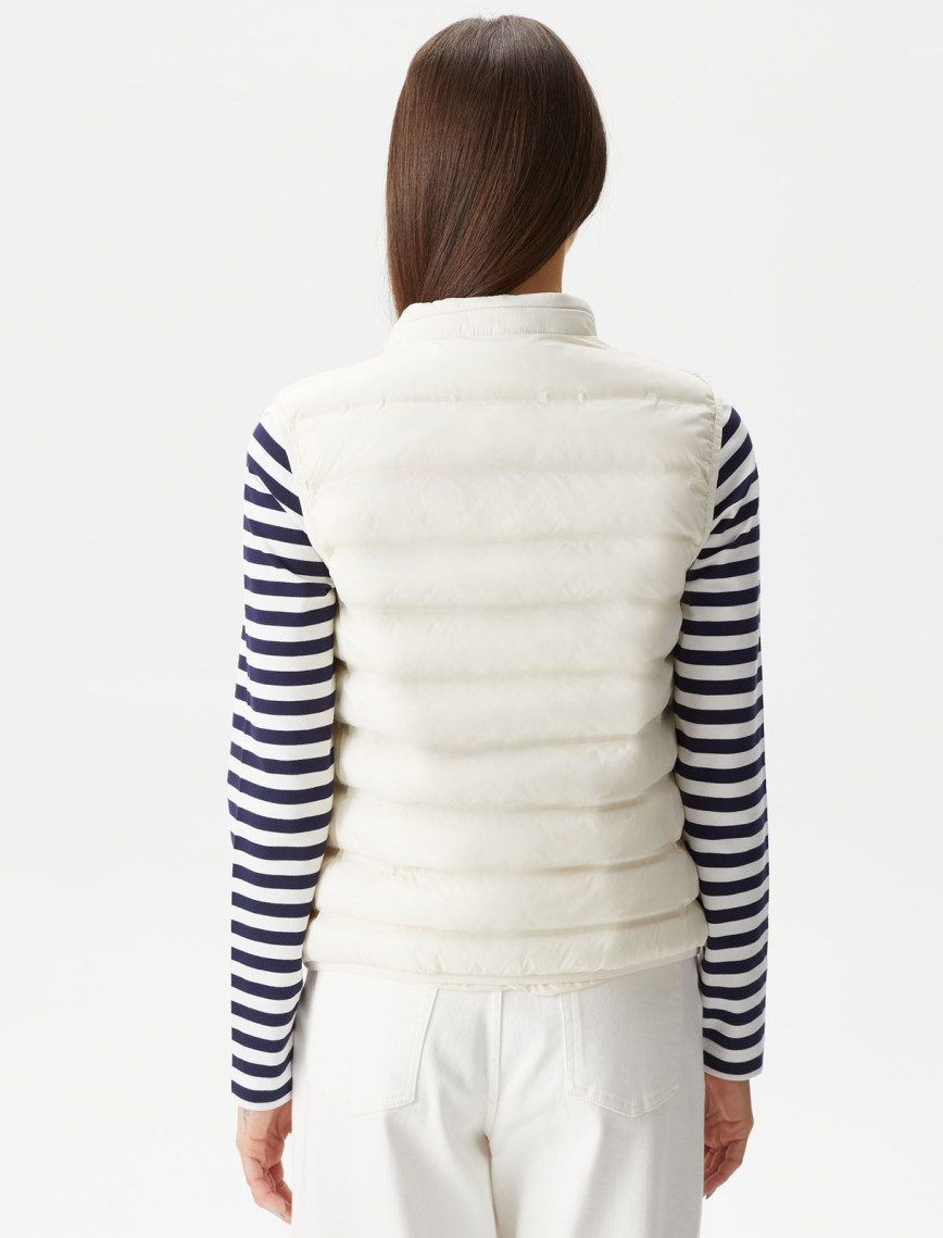 Lacoste Kadın Dik Yaka Kapitone Beyaz Yelek Lacoste Kadın Dik Yaka Kapitone Beyaz Yelek