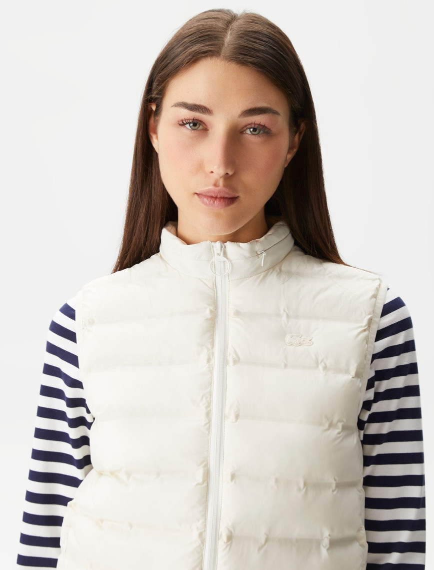 Lacoste Kadın Dik Yaka Kapitone Beyaz Yelek Lacoste Kadın Dik Yaka Kapitone Beyaz Yelek