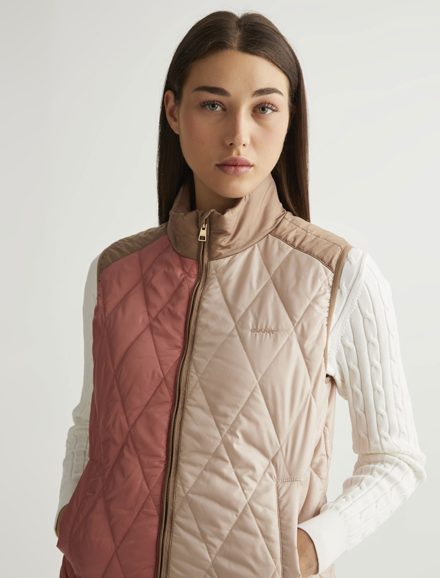 GANT Kadın Bej Dik Yaka Logolu Yelek GANT Kadın Bej Dik Yaka Logolu Yelek