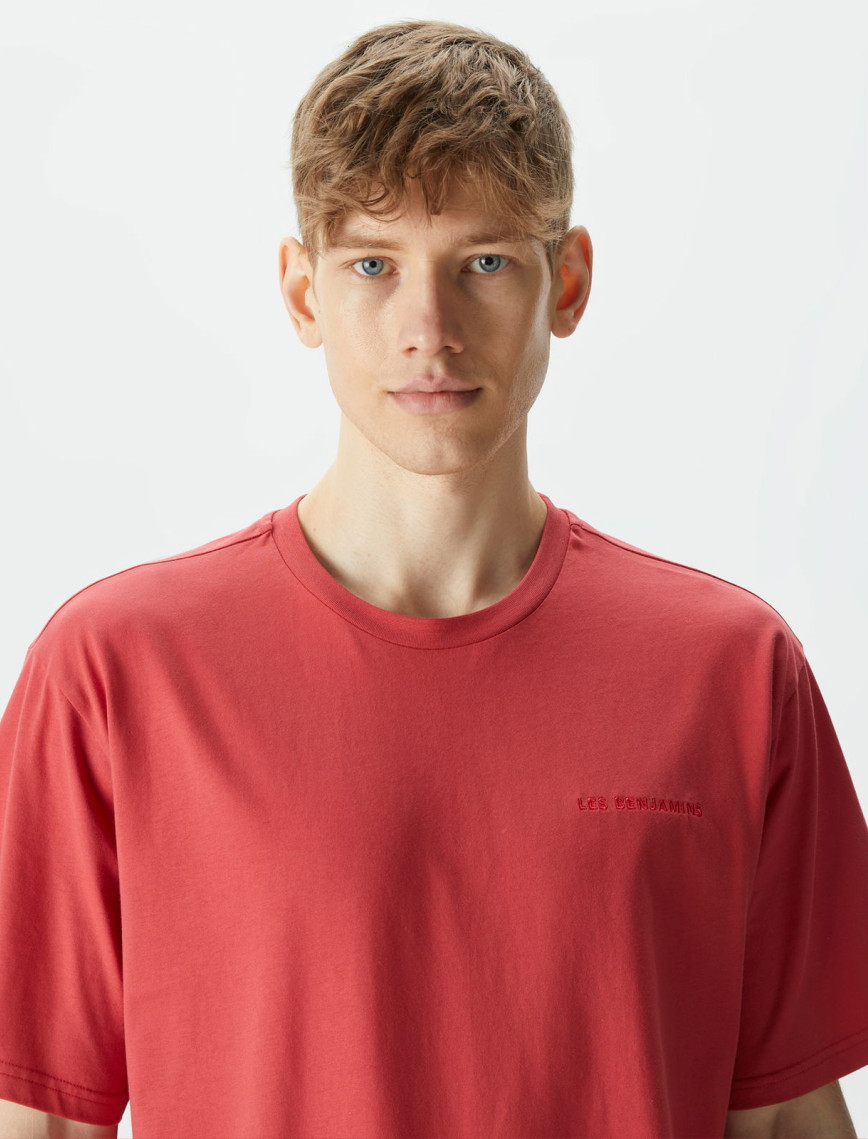 Les Benjamins Essentials 304 Erkek Kırmızı T-Shirt Les Benjamins Essentials 304 Erkek Kırmızı T-Shirt