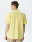 Lacoste Erkek Oversize Fit Bisiklet Yaka Baskılı Sarı T-Shirt Lacoste Erkek Oversize Fit Bisiklet Yaka Baskılı Sarı T-Shirt