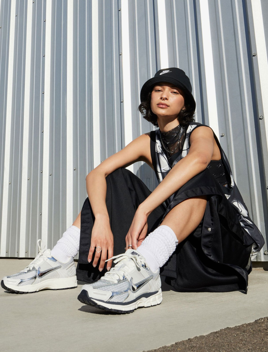 Nike Zoom Vomero 5 Kadın Gri Spor Ayakkabı Nike Zoom Vomero 5 Kadın Gri Spor Ayakkabı