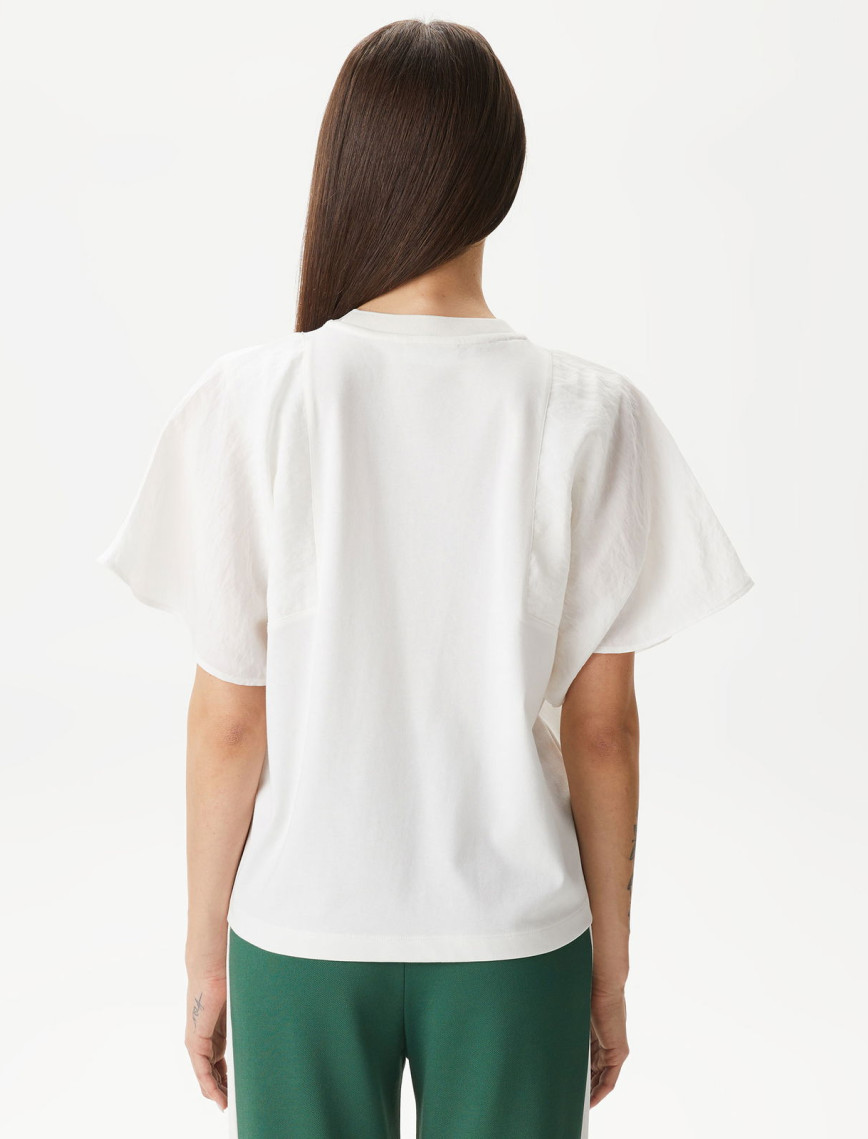 Lacoste Loose Fit Kadın Beyaz T-Shirt Lacoste Loose Fit Kadın Beyaz T-Shirt