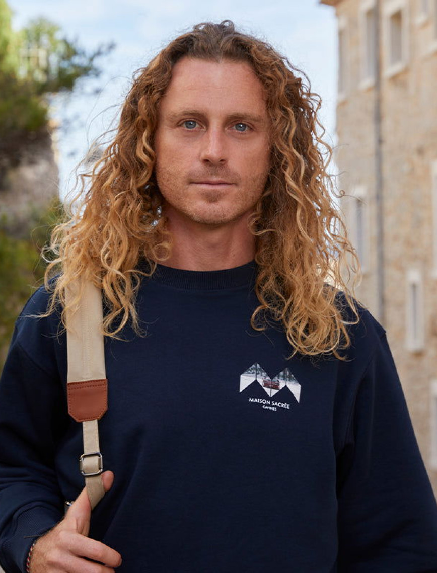 Maison Sacrée Sur La Neige Lacivert Baskılı Sweatshirt Maison Sacrée Sur La Neige Lacivert Baskılı Sweatshirt