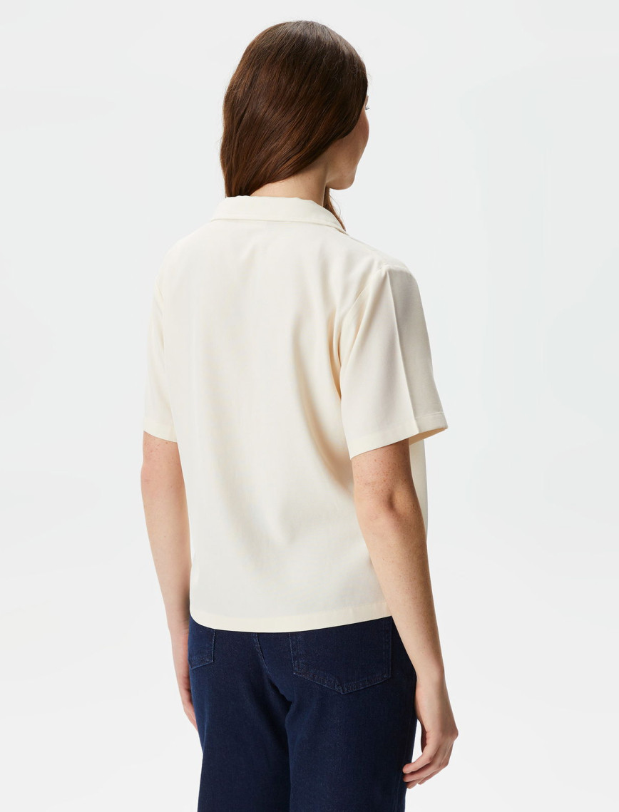 Lacoste Kadın Relaxed Fit Kısa Kollu Beyaz Gömlek Lacoste Kadın Relaxed Fit Kısa Kollu Beyaz Gömlek