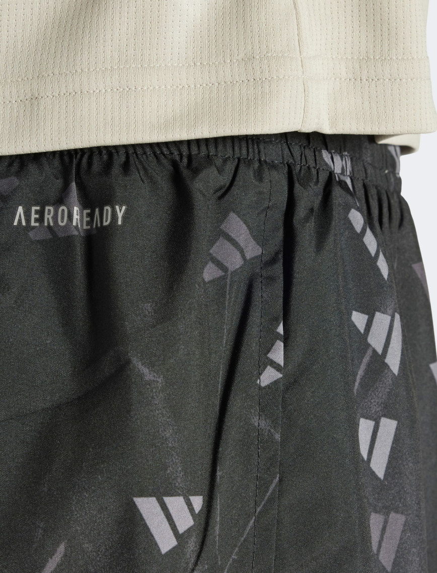 adidas Run It Bl Short Kadın Siyah Koşu Şortu adidas Run It Bl Short Kadın Siyah Koşu Şortu