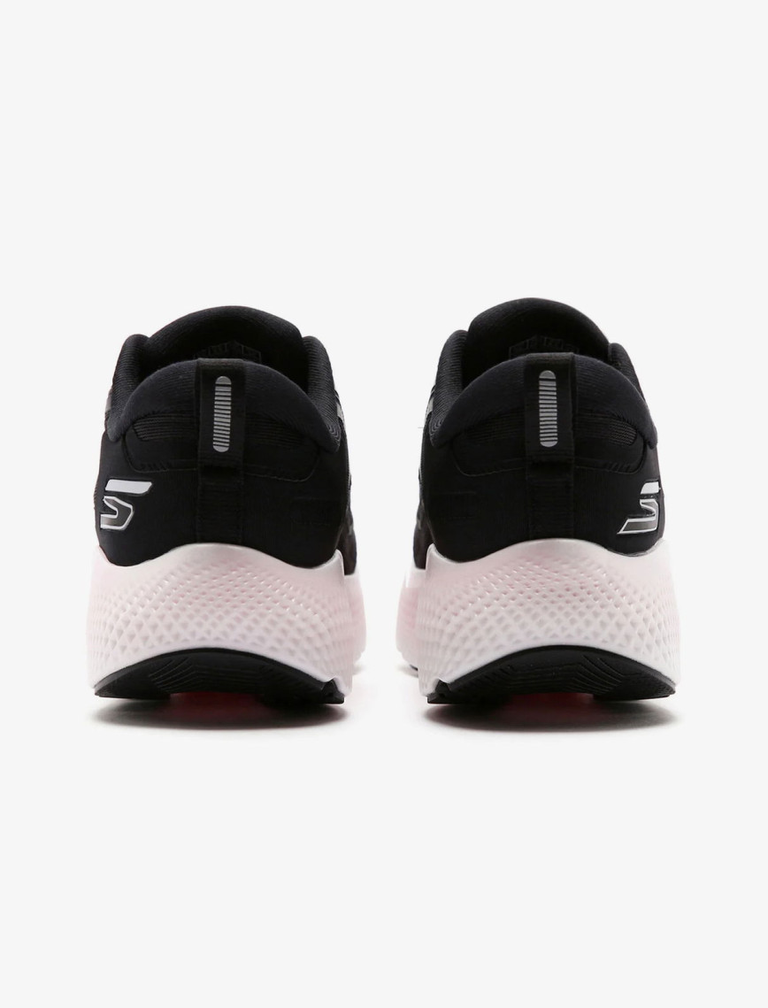 Skechers Go Run Max Road 6 Kadın Siyah Koşu Ayakkabısı Skechers Go Run Max Road 6 Kadın Siyah Koşu Ayakkabısı