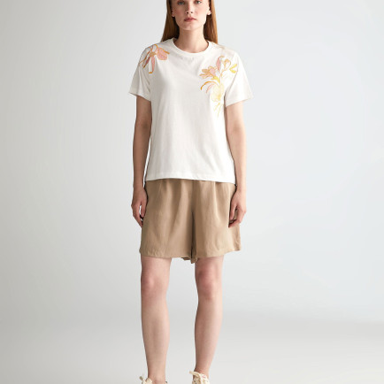 GANT Kadın Bej Regular Fit Logolu Şort GANT Kadın Bej Regular Fit Logolu Şort