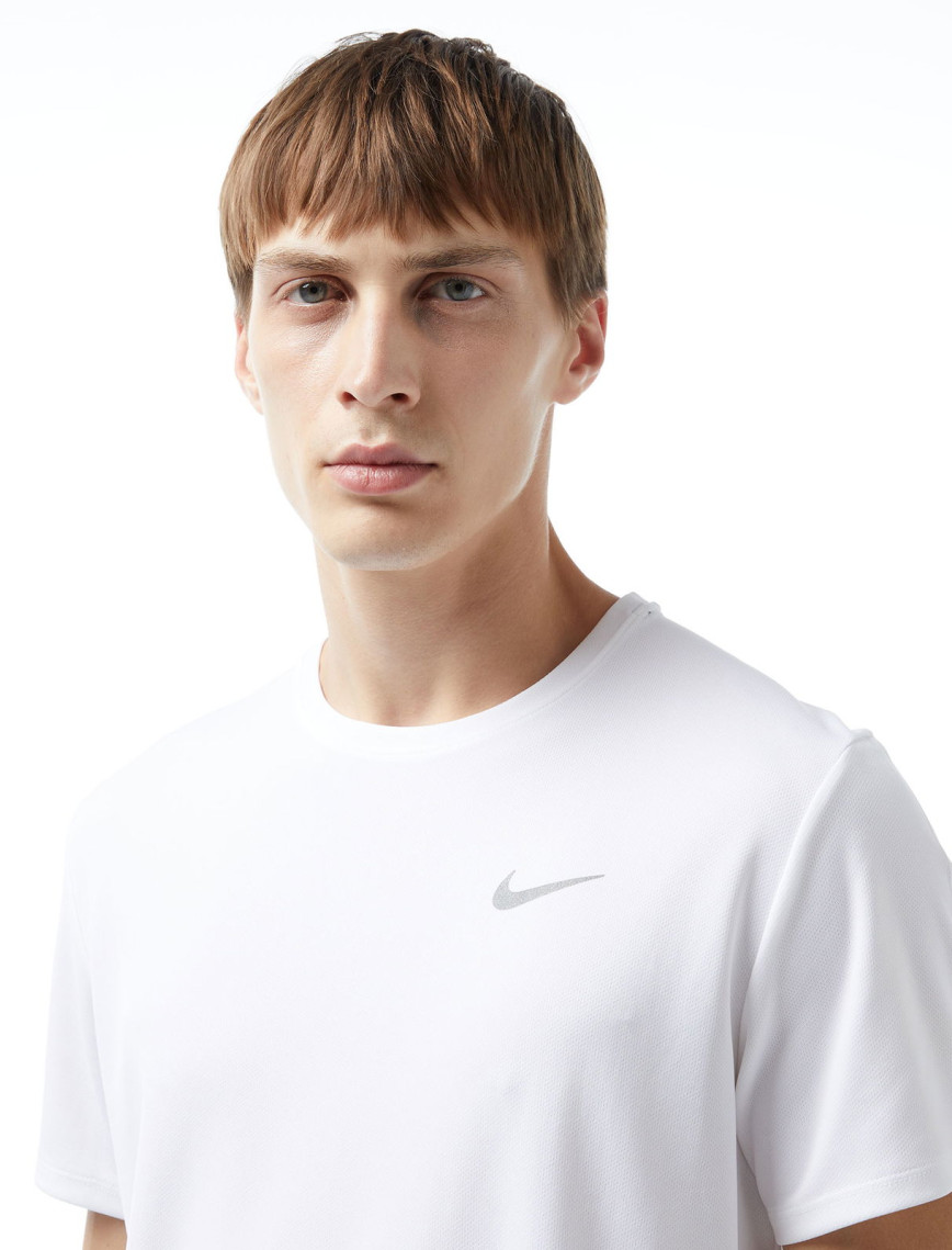 Nike Dri-Fit Miler Erkek Beyaz T-Shirt Nike Dri-Fit Miler Erkek Beyaz T-Shirt