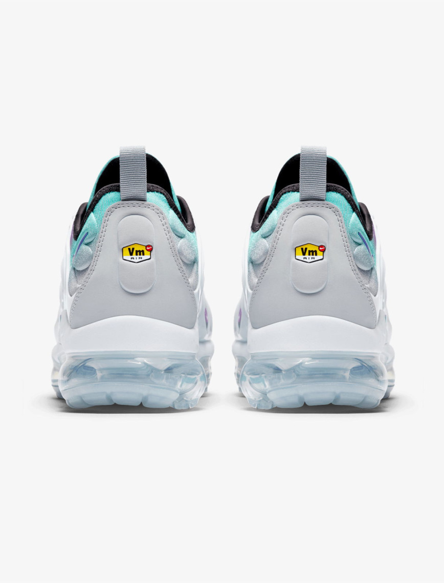 Nike Air VaporMax Plus Erkek Beyaz Spor Ayakkabı Nike Air VaporMax Plus Erkek Beyaz Spor Ayakkabı