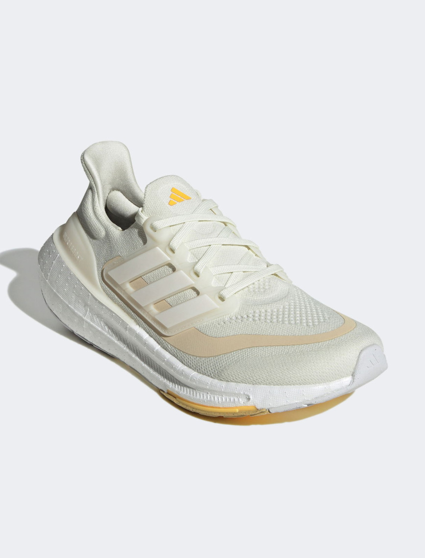 adidas Ultraboost Light Kadın Beyaz Koşu Ayakkabısı adidas Ultraboost Light Kadın Beyaz Koşu Ayakkabısı