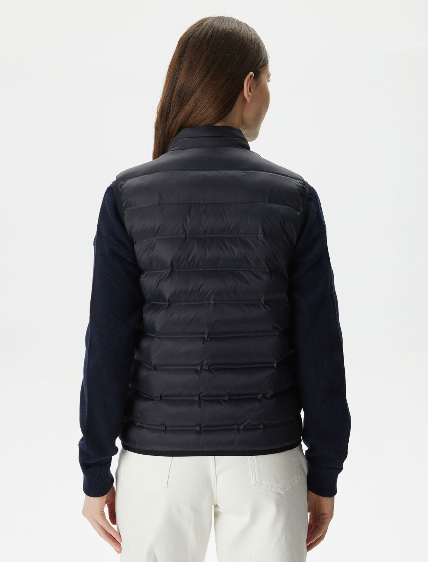 Lacoste Kadın Dik Yaka Kapitone Siyah Yelek Lacoste Kadın Dik Yaka Kapitone Siyah Yelek