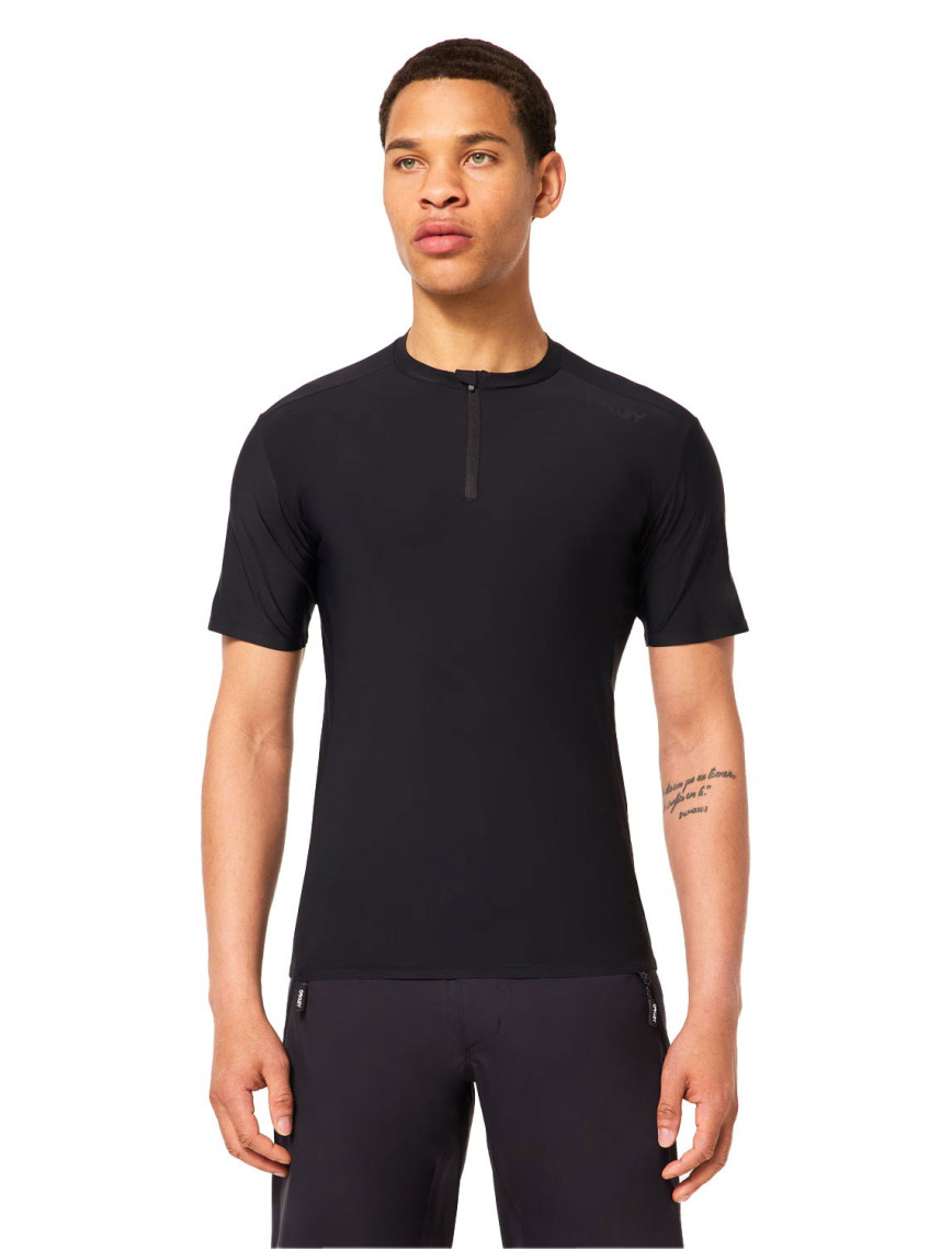 Oakley Point To Point 1/4 Zip Jersey Erkek Siyah Tişört Oakley Point To Point 1/4 Zip Jersey Erkek Siyah Tişört